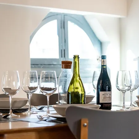 L'escapade - Parking Gratuit - Wifi - Climatisation - Proche Cite - Equipee Apartment