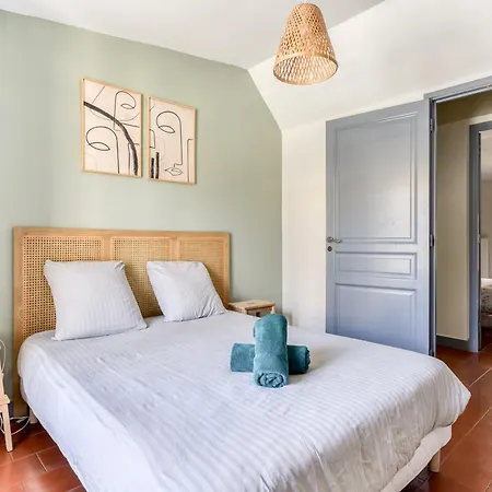 L'escapade - Parking Gratuit - Wifi - Climatisation - Proche Cite - Equipee Apartment *
