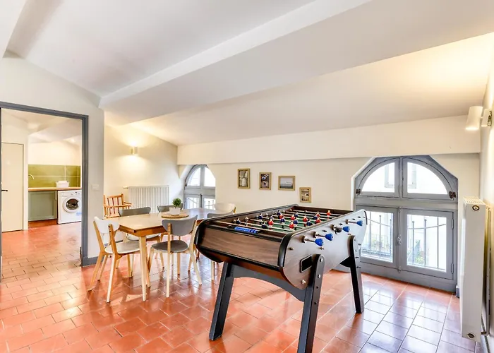 L'escapade - Parking Gratuit - Wifi - Climatisation - Proche Cite - Equipee Apartment